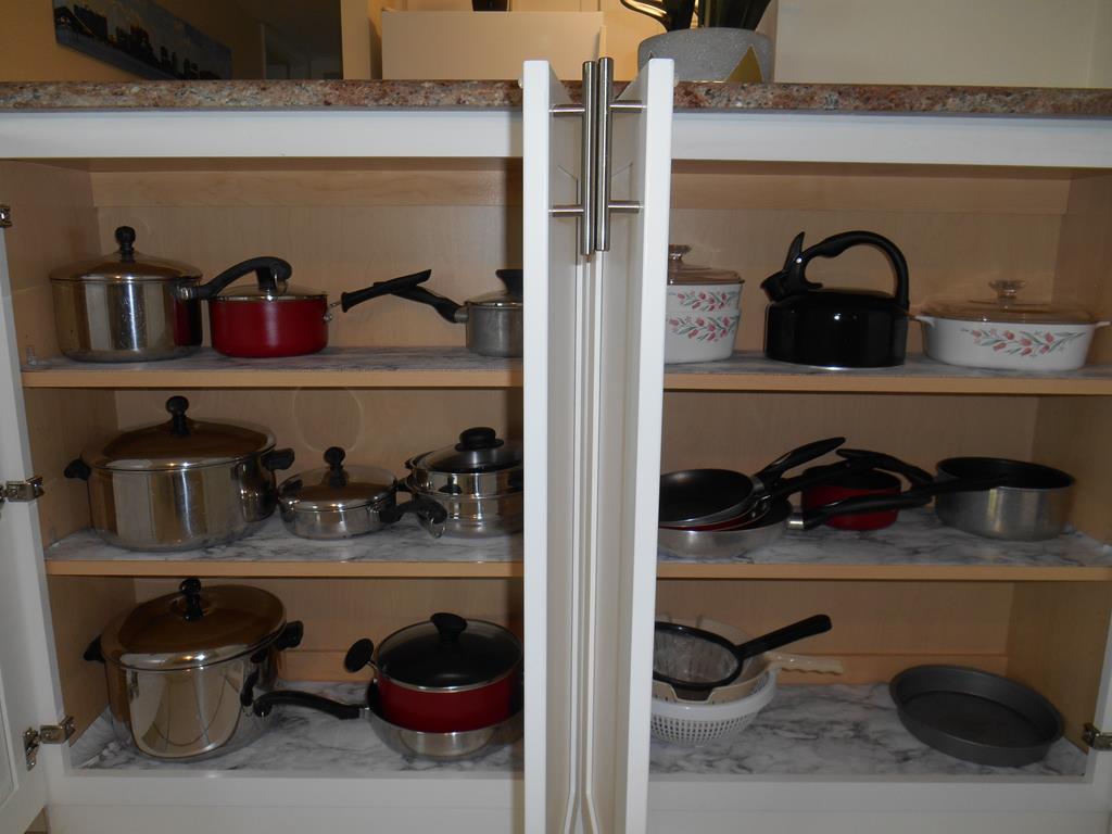 Cookware Storage under Counter Top